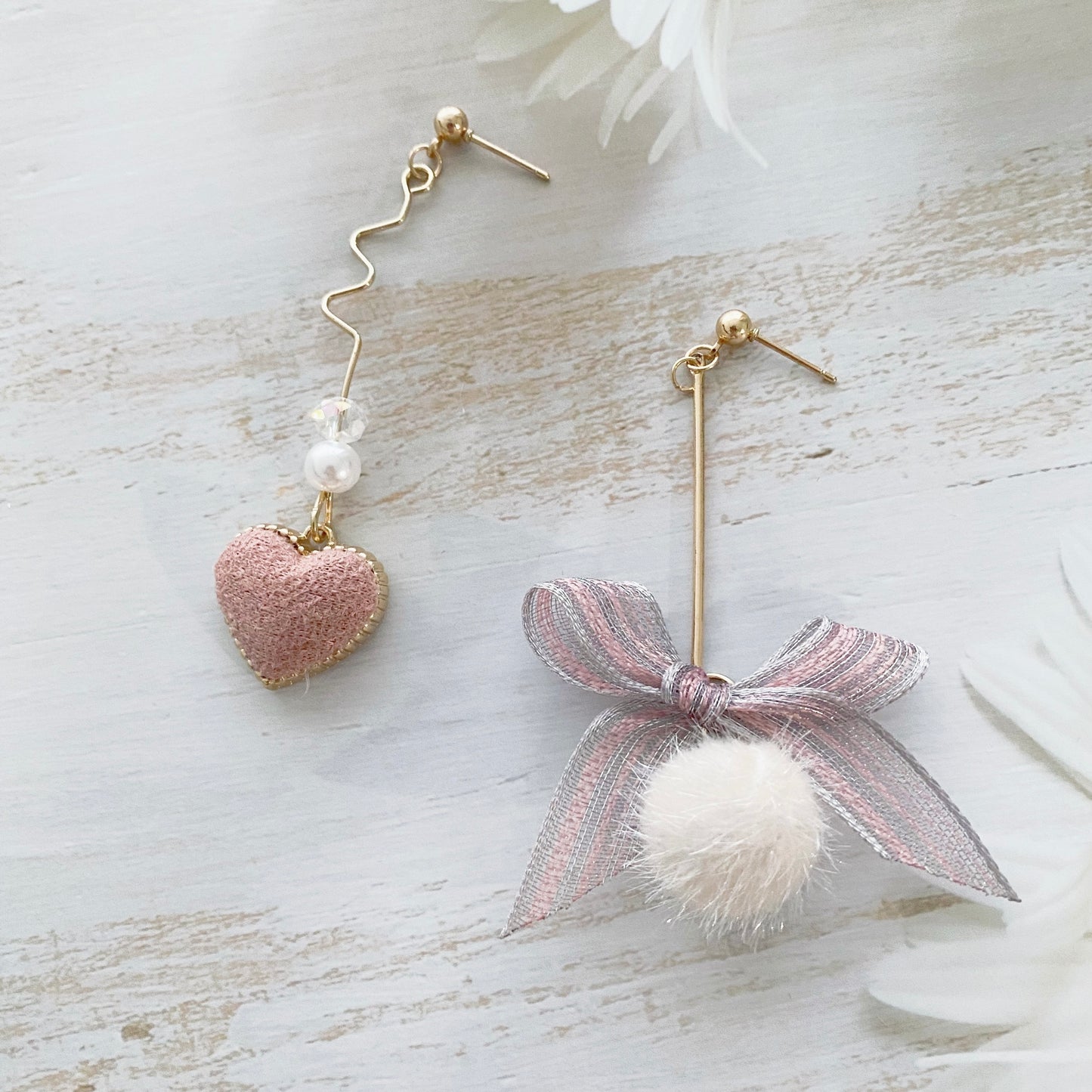 Bowtie Hairball & Pink Heart Mismatched Earrings